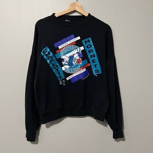 Vintage Charlotte Hornets Central Sweatshirt